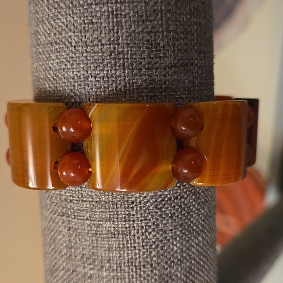 Banded Agate  & Carnelian Bead Elasticized Bracelet - Picture 9 of 12